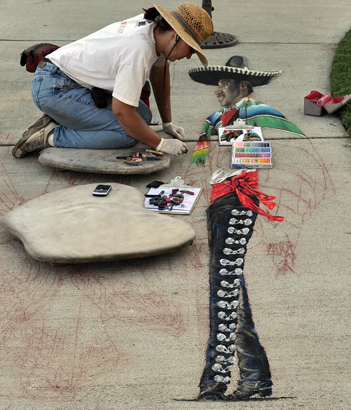 Cheryl paints the sarape