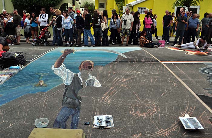 The painting on Saturday afternoon with crowd